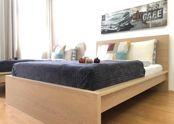 New, Bright Near The Metro!