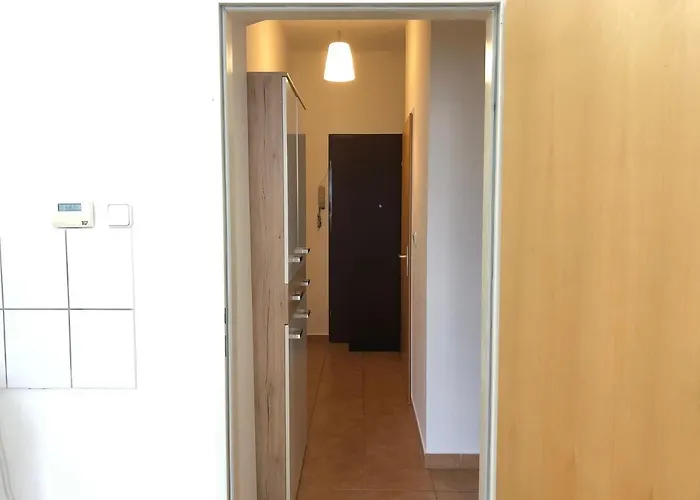 New, Bright Near The Metro! * Vienna